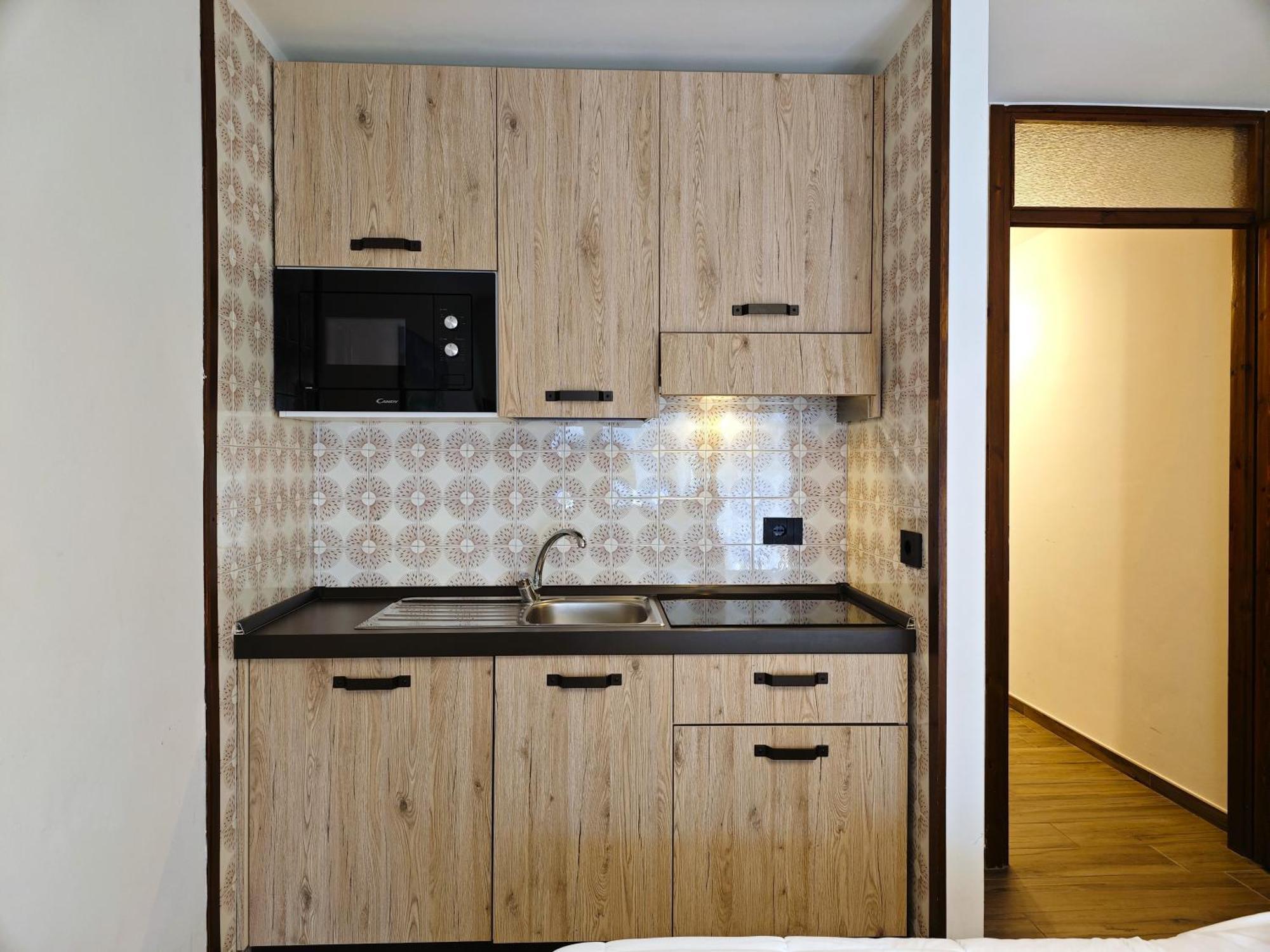 Hostdomus - City Center Apartment Sestriere Ngoại thất bức ảnh